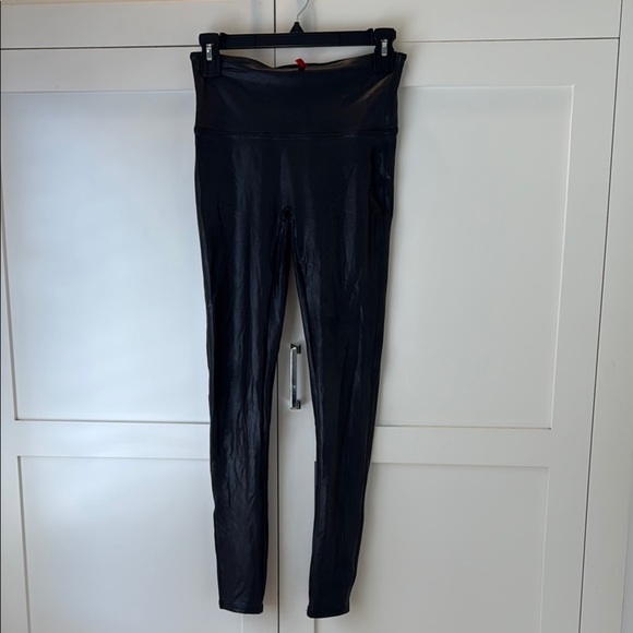 Black Spanx Shiny Leggings medium - Picture 1 of 7